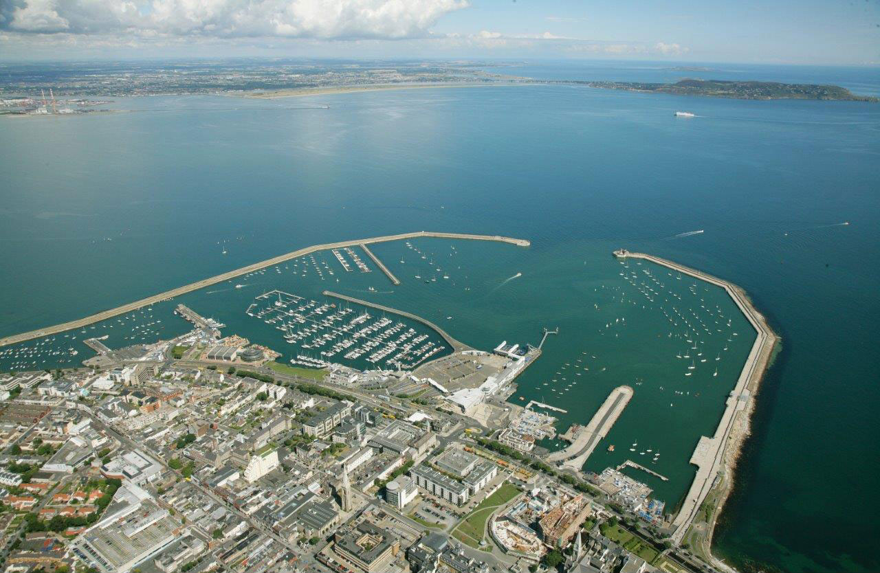 Velkommen til Dun Laoghaire Marina, inngangsporten til Dublins fagre by! 